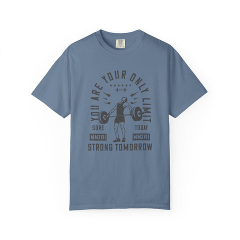 Sore Today Strong Tomorrow Fitness Graphic Weightlifting T-Shirt
