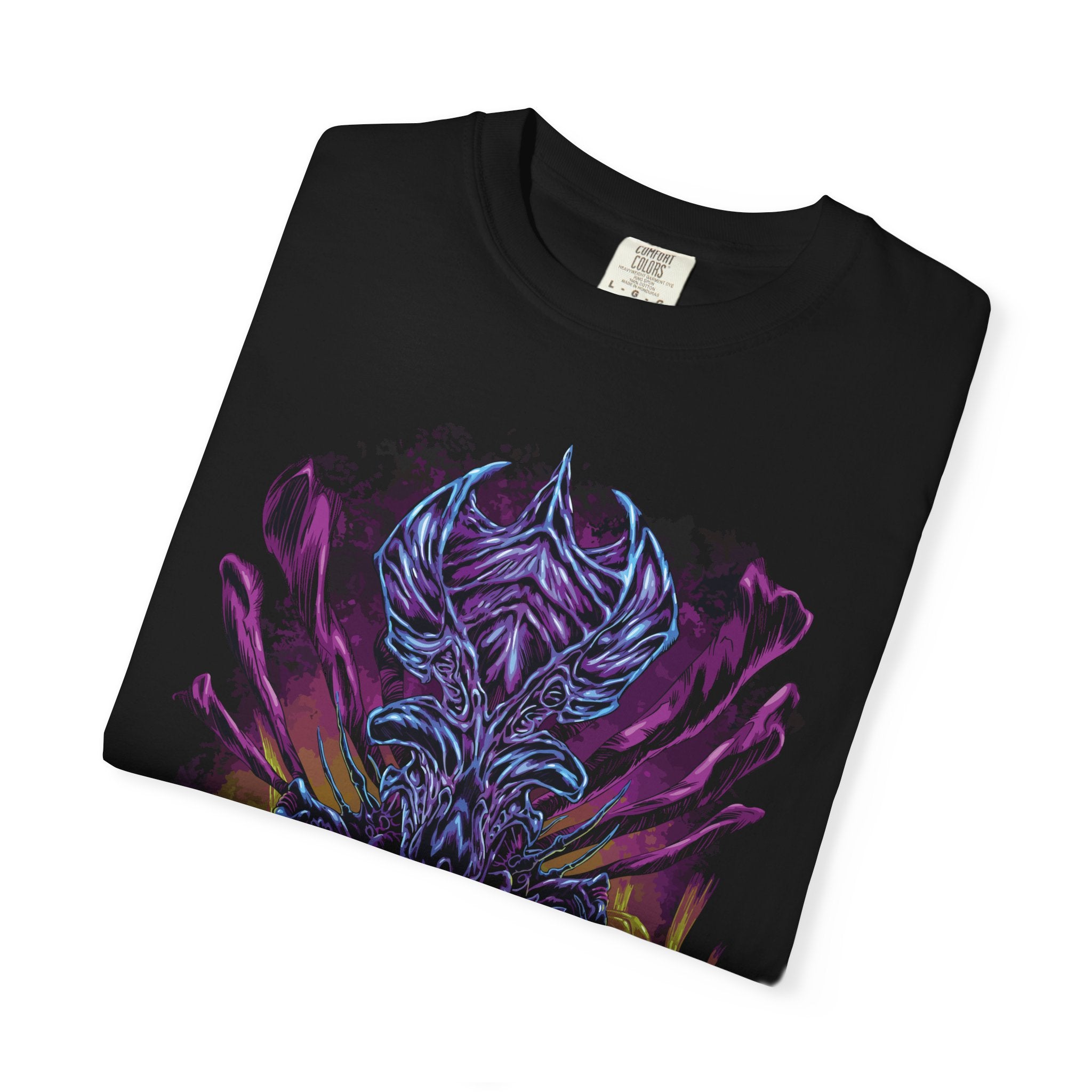 Alien Queen Graphic Tee - Black Sci-Fi Shirt - Sinful Threads